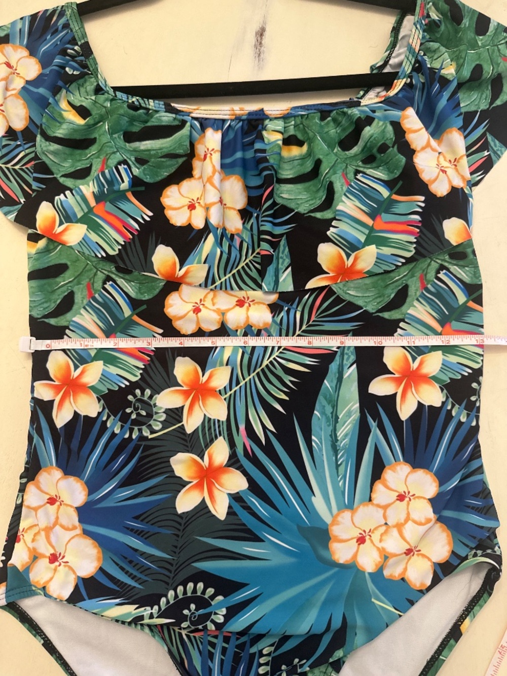 Figure flattering beautiful “Stylish” tropical one-piece swimsuit size-M - Picture 4 of 6